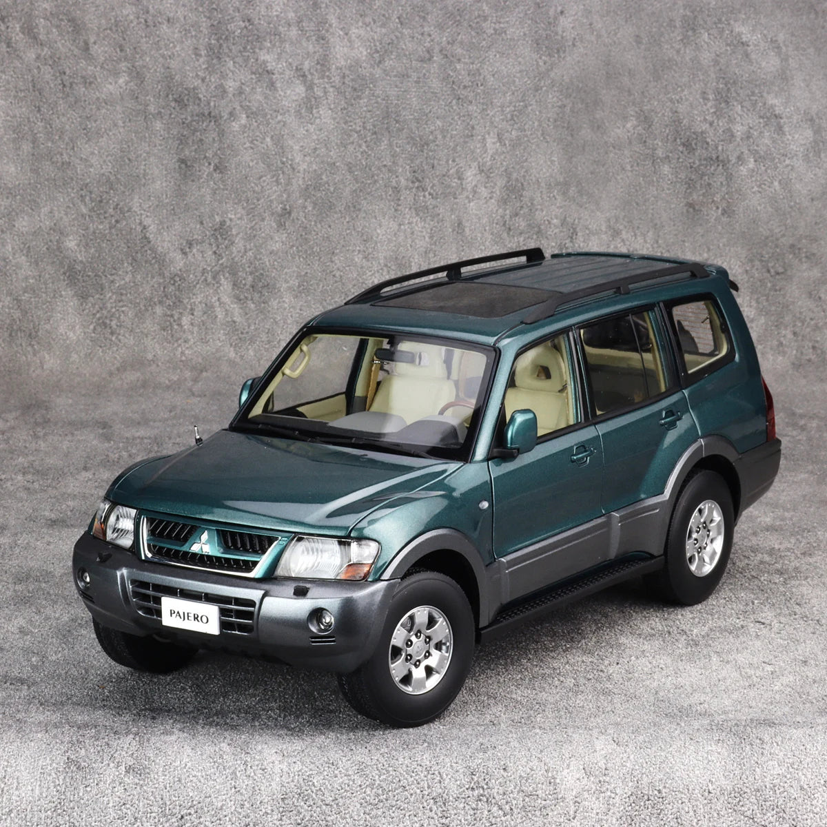 Mitsubishi Pajero V73