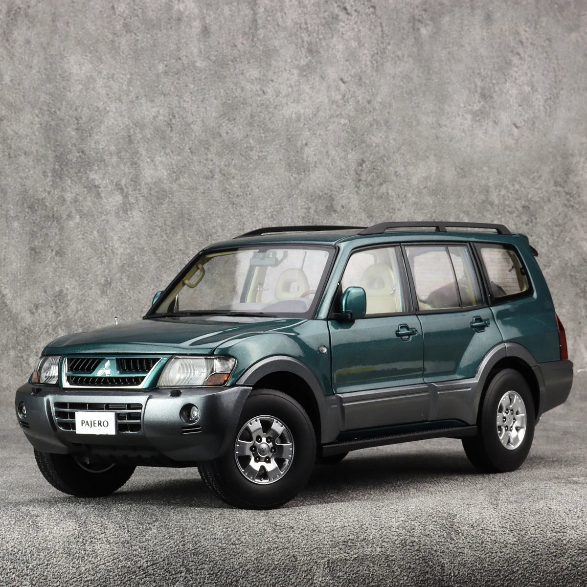 Mitsubishi Pajero V73