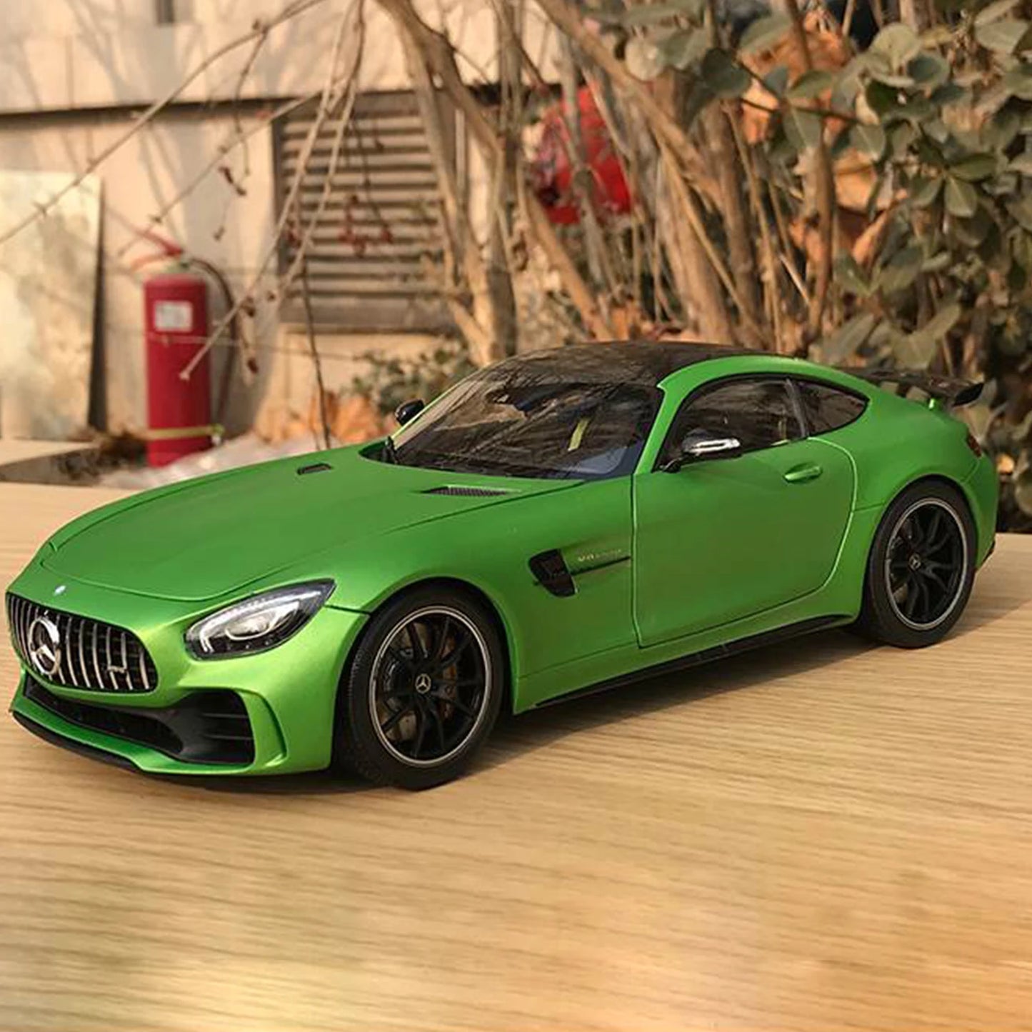 Mercedes-AMG GT R